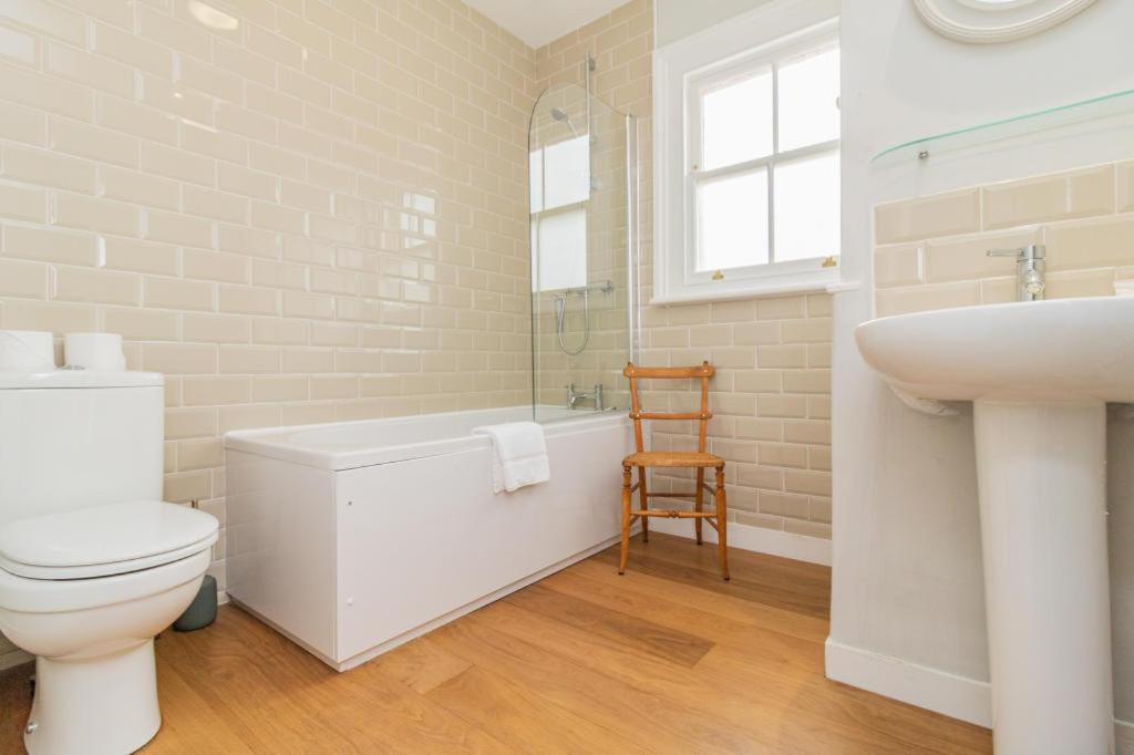 Delightful 2 Bedroom House Central 윈저 외부 사진